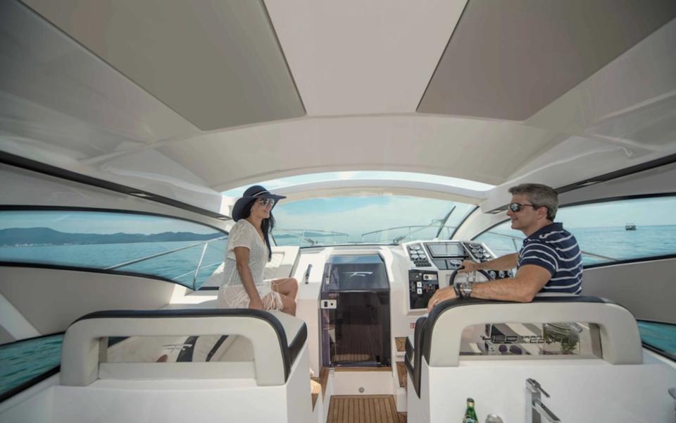 F420 Gran Coupé — Comando com vista panorâmica